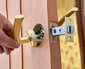 Door Latch Industry News & Technical Insights: Safety Standards, Smart Lock T...